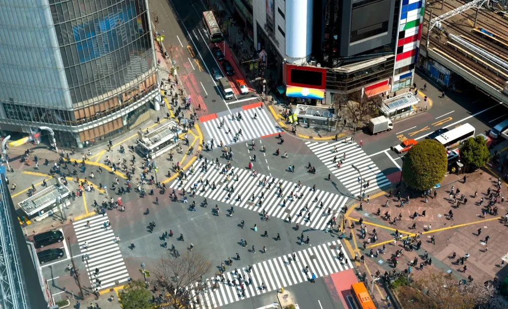 Grafik yang menunjukkan tren kenaikan upah minimum di Tokyo.