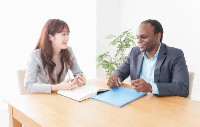 Suasana rapat di sebuah kantor di Jepang.